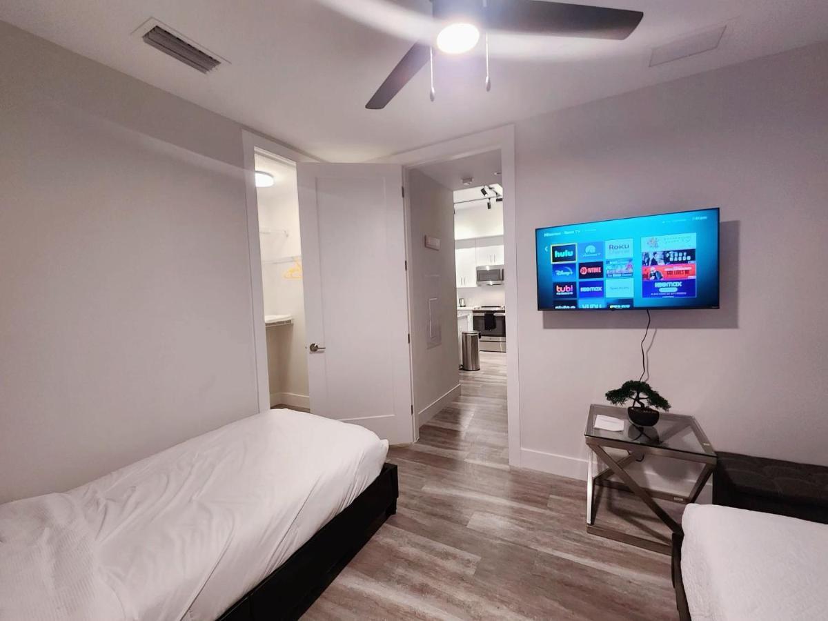 Lux Property Great For 1 To 8 Guests-Family Trip ,5Beds 2Rooms Staycation With Gym And Ev, Proximity To Downtown And Beaches West Palm Beach Esterno foto